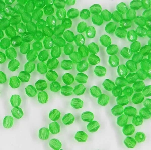 F4  P *** 60 perles à facettes verre de Bohême 4mm PERIDOT - Picture 1 of 2