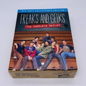 Freaks and Geeks: The Complete Series Blu-ray Collector’s Edition 9-Disc+Booklet - Picture 1 of 24