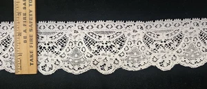 Pizzo vintage/antico, bianco, foglie di cotone, 3 iarde - Foto 1 di 1
