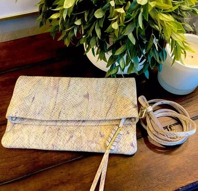 Bolso sin mano bandolera de piel de serpiente STELLA & DOT Covet Foto 1 de 4