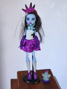 Muñeca Monster High Sweet Screams Abbey Bominable con Accesorios - Imagen 1 de 12