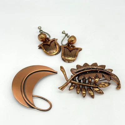 Lote de 2 broches de joyería de cobre vintage 1 estrella firmada 1 par de pendientes Foto 1 de 4