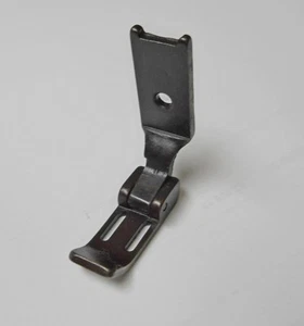 PRESSER FOOT 1/4" (6MM) 2 NEEDLE ZIPPER FOOT SINGER 112, 212 #259635-1/4 - Picture 1 of 1