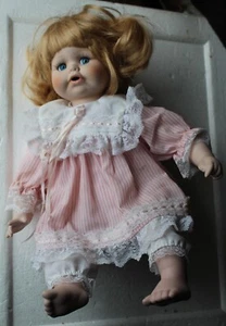 Girl   porcelain Doll  14"    Blonde Hair Bleu Eyes - Bild 1 von 4