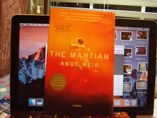 SCI-FI- THE MARTIAN BY ANDY WEIR PB-2014 FIRST PAPERBACK EDITION.