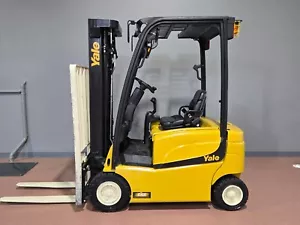 2019 YALE ERP030VFN36TE082 ELECTRIC 36 VOLT BATTERY 3000 LB PNEUMATIC FORKLIFT - Picture 1 of 16