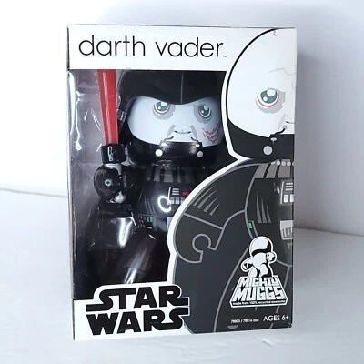 Mighty Muggs Star Wars Darth Vader Desenmascarado Anakin Caja Coleccionable Abollada NUEVO Foto 1 de 4