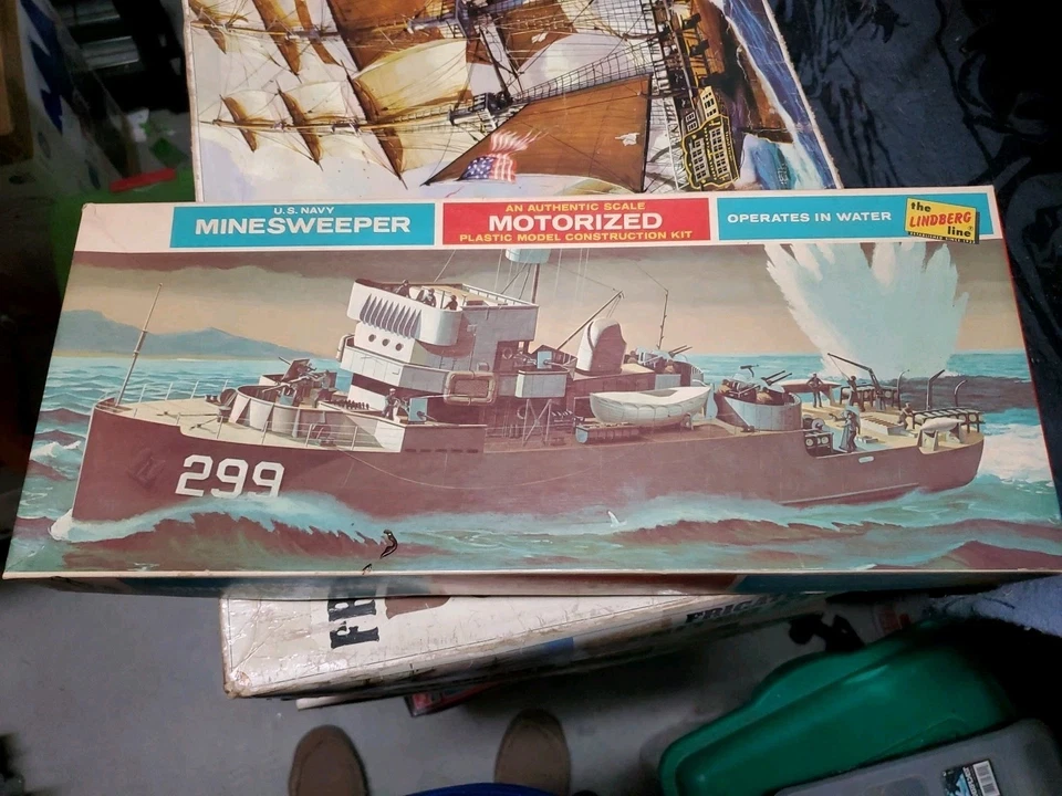 Lindberg 1968 U.S. Navy Minesweeper Motorized, Operates In Water New Open Box - Image 1 of 4