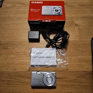 Digitalkamera CASIO EXILIM EX-ZS30 Silber Getestet Funktioniert Kratzer Kamera  - Bild 1 von 10