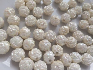 Job Lot of 65pcs Acrylic Ivory Rose Shaped Beads 12x10mm Approx !!!LAST PACK!!! - Picture 1 of 2