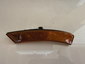 RIVIAN R1S R1T 2022 -2025 Front LH Left Fender Reflector Marker Light NEW - Picture 1 of 5