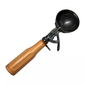 Vintage Progressus Mechanical Metal Ice Cream Scoop - Orange Handle - Italy Made - Picture 1 of 9