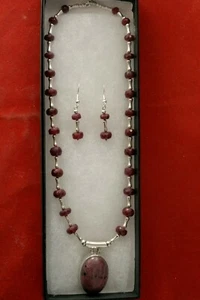 Hermoso conjunto de collares y pendientes de plata 925 con rubí indio en caja de regalo - Imagen 1 de 11