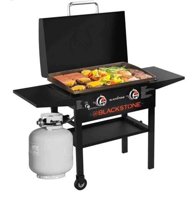 Blackstone 1883 28" 17,000BTU Gas Griddle Station with Hood - Black