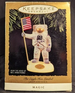 1994 Hallmark Keepsake Ornament The Eagle Has Landed Light/Voice Neil Armstrong - Picture 1 of 3