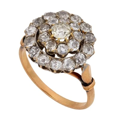 Anillo eduardiano con racimo de diamantes de 1,95 quilates de 18k Foto 1 de 4