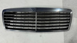 Mercedes E Klasse W210 Kühlergrill Frontgrill Original Elegance 2108800083 - Picture 1 of 7