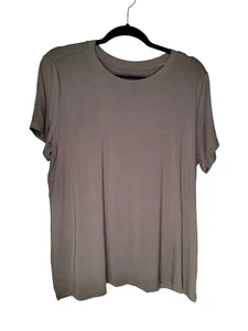 T-shirt girocollo manica corta verde nuova con etichetta Torrid taglia 1x 14-16 perfetta super morbida - Foto 1 di 5