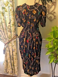 Vestido Verdadero Vintage Años 80 Karin Stevens Multicolor Gema Joya Talla 10 Rayón ¡GUAU! - Imagen 1 de 1