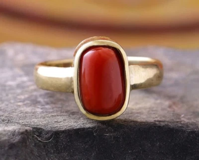 Anillo Coral Rojo Natural Anillo de Latón Astrología Moonga Anillo Hecho a Mano Joyería de Coral Foto 1 de 4