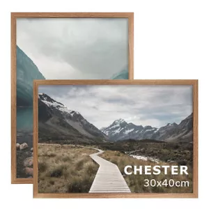Marco de póster grande efecto madera natural de Kusso Chester para pinturas artísticas - Imagen 1 de 4