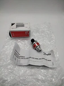 Danfoss Pressure transmitter AKS 32R 060G6555 Daikin 333992042 Transducer - Picture 1 of 4