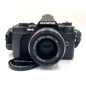 OLYMPUS OM-D E-M5Ⅱ M.ZUIKO DIGITAL 25mm F1.8 Mirrorless Single Lens Camera (JP) - Picture 1 of 8