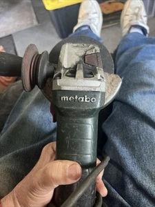 Metabo smerigliatrice angolare funziona benissimo viene fornita con lama e strumento per serrare la ruota - Foto 1 di 4