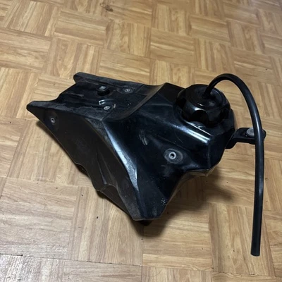 YZ250F YZ 250F 2008 06-09 OEM tanque de gasolina pila de combustible tapa de bote de gasolina montaje de válvula Foto 1 de 4