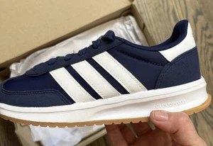 Neu Adidas Jugend Run 70s 2.0 Sportschuhe Größe 4 schwarz/weiß Retro Turnschuhe - Bild 1 von 10