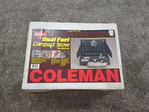 Stufa a 2 fuochi Coleman Dual Fuel 424-700 1994 NUOVA vintage NUOVA - Foto 1 di 12