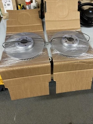 BMW 5/X5 G30/G31/G05 Pair Front Brake Discs (L&R) #34116875283/6875284 - Image 1 of 4