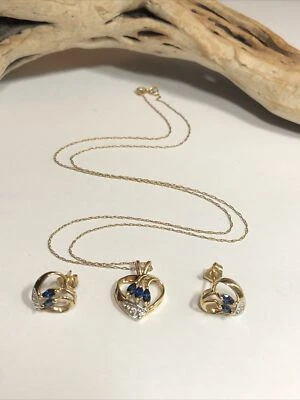 Collar colgante de corazón de diamantes y zafiros de oro de 14K de colección 4,2 g Foto 1 de 4