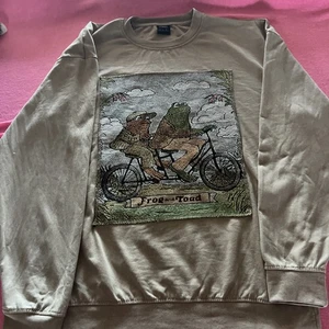 Frosch und Kröte Vintage klassisch Buchcover Wandteppich Rundhalsausschnitt Sweatshirt Gr. L hellbraun - Bild 1 von 17