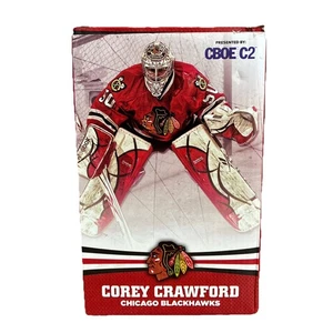 🏒 SELTEN NHL CHICAGO BLACKHAWKS 25.10.11 SGA COREY CRAWFORD GOALIE BOBBLEHEAD NEU IM KARTON - Bild 1 von 17