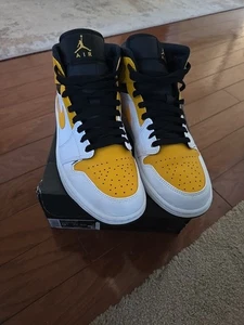 Jordan 1 Mid 'University Gold' 2021 de segunda mano talla 9,5 🔥🔥🔥🔥 - Imagen 1 de 12