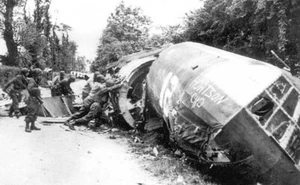 6x4 Photo ww1170 Normandy USA Paratroopers 82nd Air Planeur Horsa Evacuation - Picture 1 of 1
