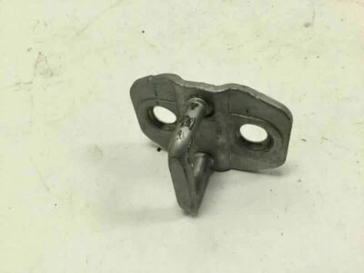 ТКАНЬ УДАРНИКА ЗАМКА ЗАЩЕЛКИ КЛЮЧА ЗАМКА ЗАДНЕЙ ЛЕВОЙ ДВЕРИ DODGE CALIBER 2007 - Изображение 1 из 4