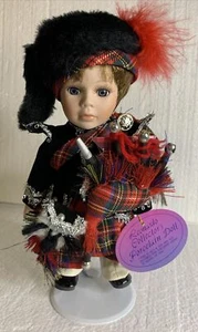 Vintage Leonardo Collection Porcelain Doll "The Piper" with Stand 9” Tall - Picture 1 of 18