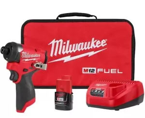 Milwaukee M12 12V COMBUSTIBLE sin escobillas inalámbrico 1/4 pulg. Kit compacto de atornillador de impacto hexagonal - Imagen 1 de 4