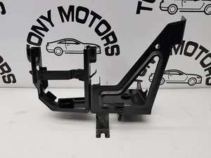 Audi R8 V10 2013 soporte de montaje bomba ABS FABRICANTE DE EQUIPOS ORIGINALES 424614709 - Imagen 1 de 10