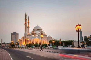 SHARJAH UAE SKYLINE GLOSSY POSTER PICTURE PHOTO PRINT arab emirate night 3771 - Picture 1 of 1