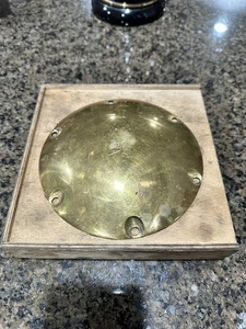 The Factory Custom Cycles Harley Brass Derby Cover - Imagen 1 de 18