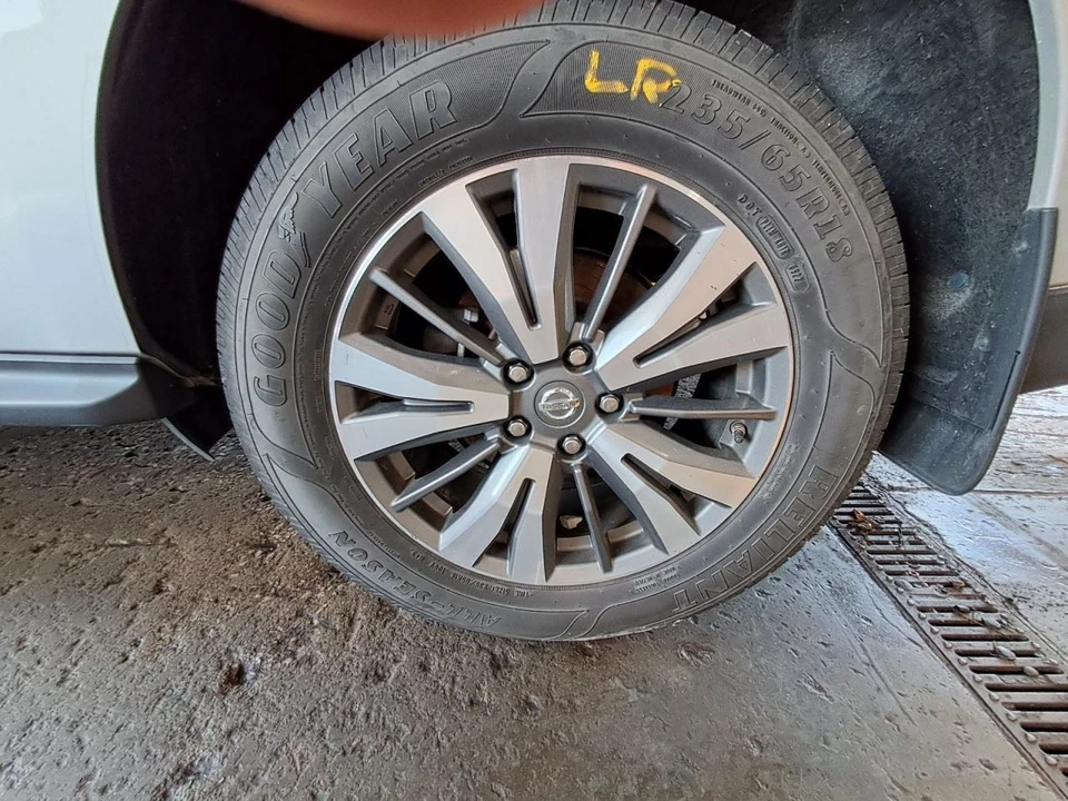 Nissan Pathfinder 2017 llanta de aleación 18x7,5 15 radios usada OEM C25767 Foto 1 de 4