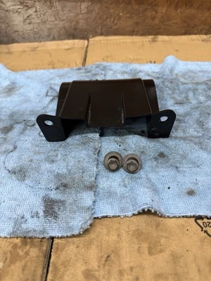 01-03 SUZUKI GSXR600 REAR BACK WHEEL TIRE HUGGER FENDER OEM 2001 02 2002 2003 - Image 1 of 4