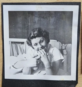 Vintage 1940's Photo Of Pretty Woman Sucking Biting On Her Toes BareFeet In Bed - Picture 1 of 3