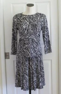 RARE 2-pc Chicos Travelers Knit B&W Zebra 3/4-Slv Top & Flared Skirt 1 S M EUC - Picture 1 of 21