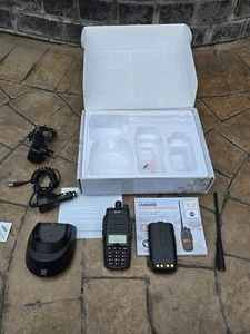 TYT UV8000E Zwei Wege Radio 10W Dual Band - ohne Programmkabel & nur 1 Antenne - Bild 1 von 10