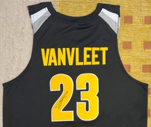Fred VanVleet Signed Autograph Wichita State Shockers NCAA Jersey NBA Raptors - Picture 1 of 4