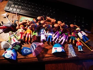 Playmobil Konvolut 10 Personen, 6 x Scooby Doo Hunde, Tiere und Landschaft sehr guter Zustand - Bild 1 von 7